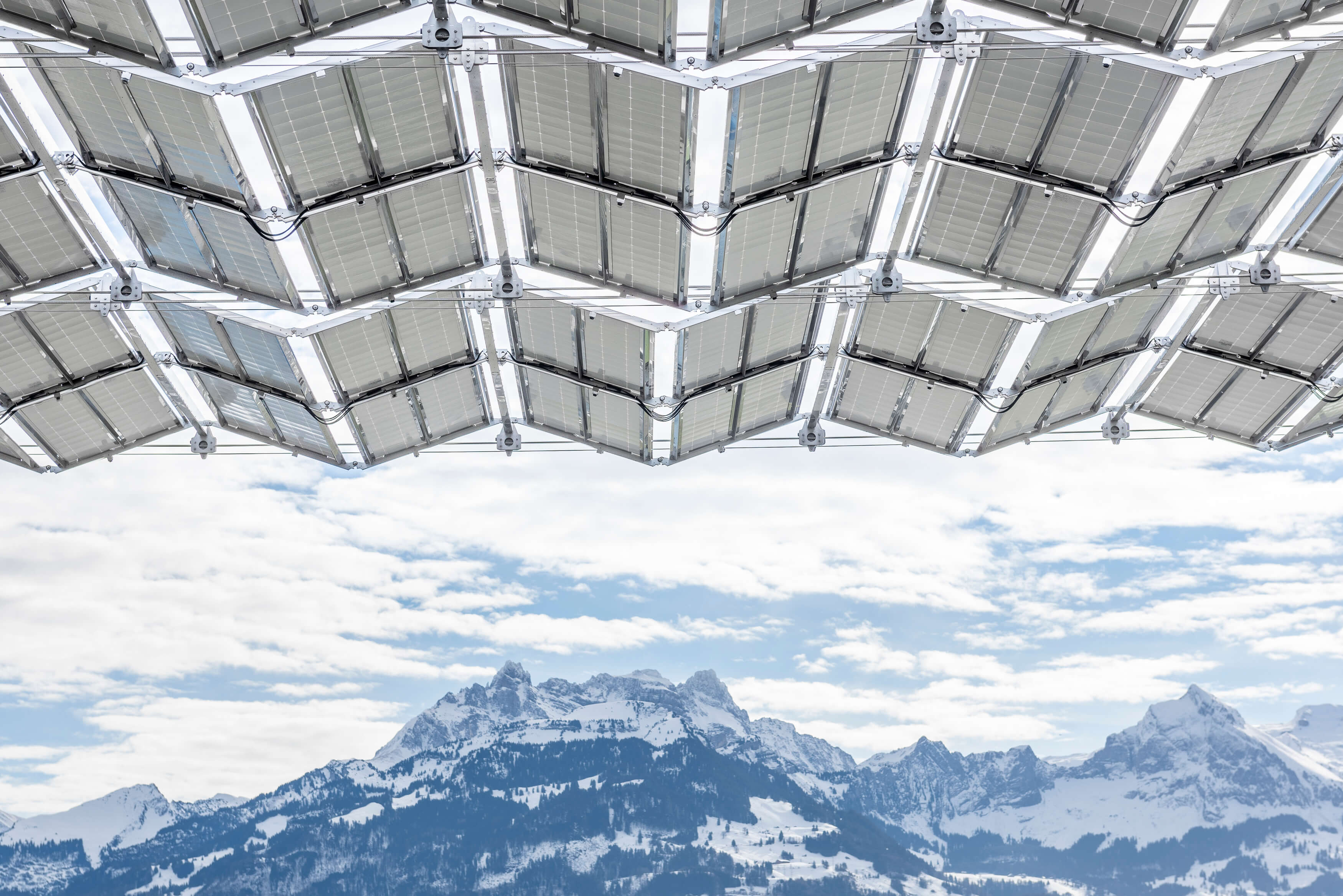 Solarkraft, Natur & Landschaft im Gleichklang | © dhp technology
