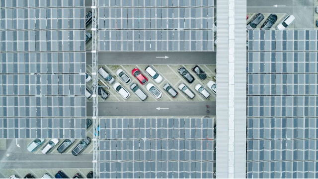 Solarfaltdach über einer Parkfläche | Luftseilbahn Kronberg Jakobsbad (AI) | © dhp technology